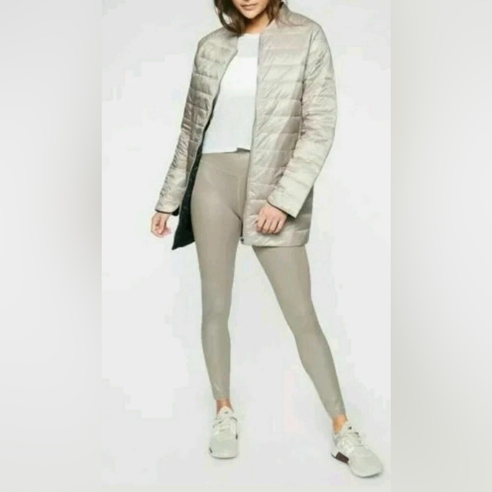 Athleta Reversawarm Down Coat Jacket Reversible Gray Cream Sz S Lightweight
